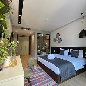 Retreat Aparthotel